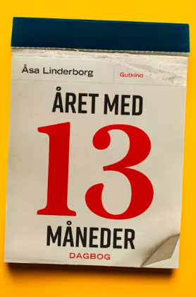 Åsa Linderborg: Året med 13 måneder