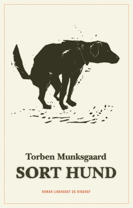 Sort hund af Torben Munksgaard